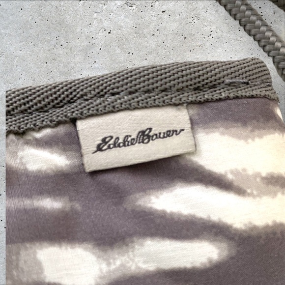 EDDIE BAUER Gray/White Tie Dye Travel Wallet with Strap. - Picture 4 of 16